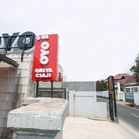 Oyo 133 Griya Ciaji Hotel Jakarta Exterior photo