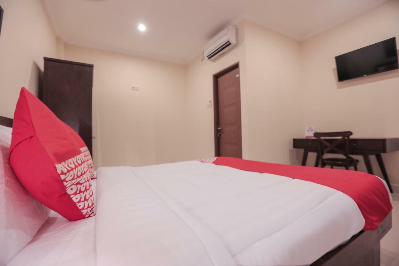 Oyo 133 Griya Ciaji Hotel Jakarta Exterior photo